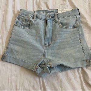 AE Curvy High Rise shortie in Authentic Light